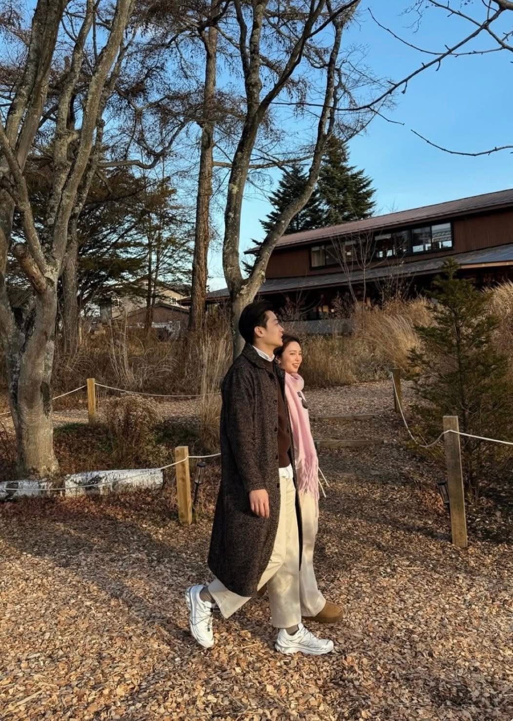 CHỒNG ĐƯA TOÀN BỘ LƯƠNG CHO MẸ ANH TA