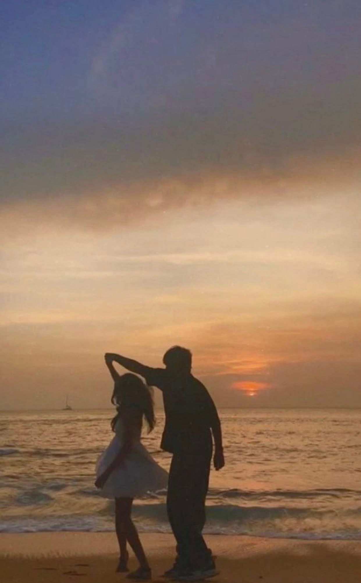 NGÀY BẠN TRAI THĂNG CHỨC, ANH TA ĐỀ NGHỊ CHIA TAY