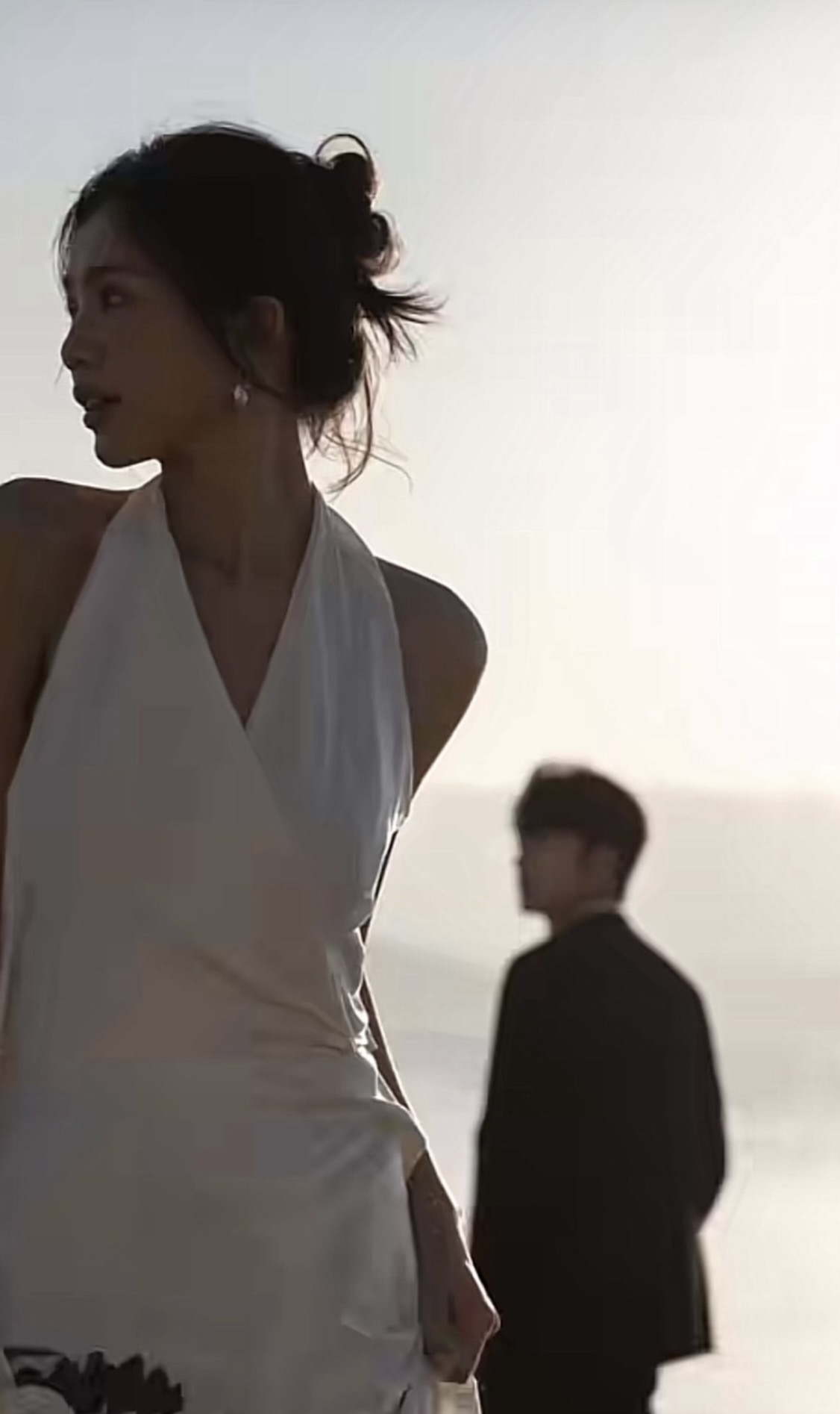 MỘT ĐỜI NGẮN NGỦI