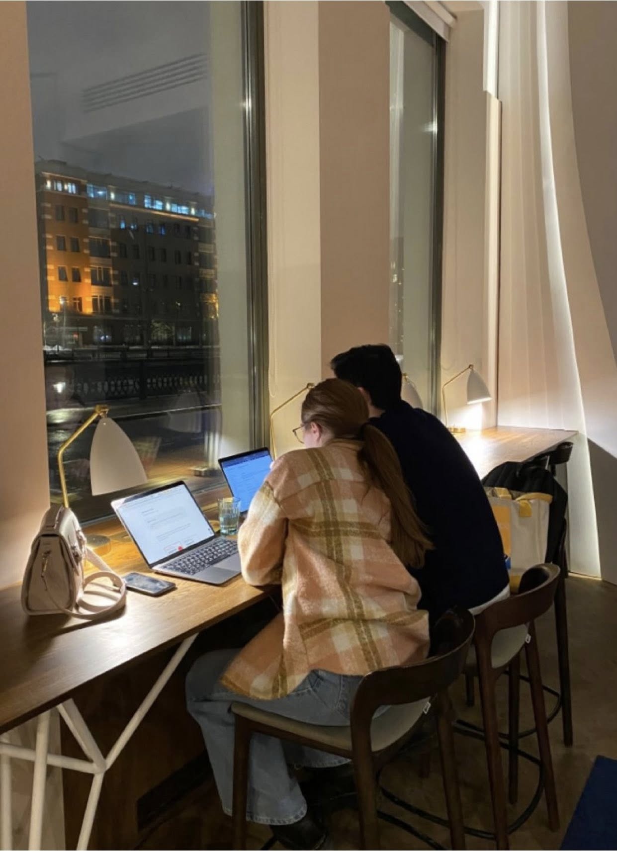 CỔ PHẦN ĐỔI LẤY TÌNH ĐẦU