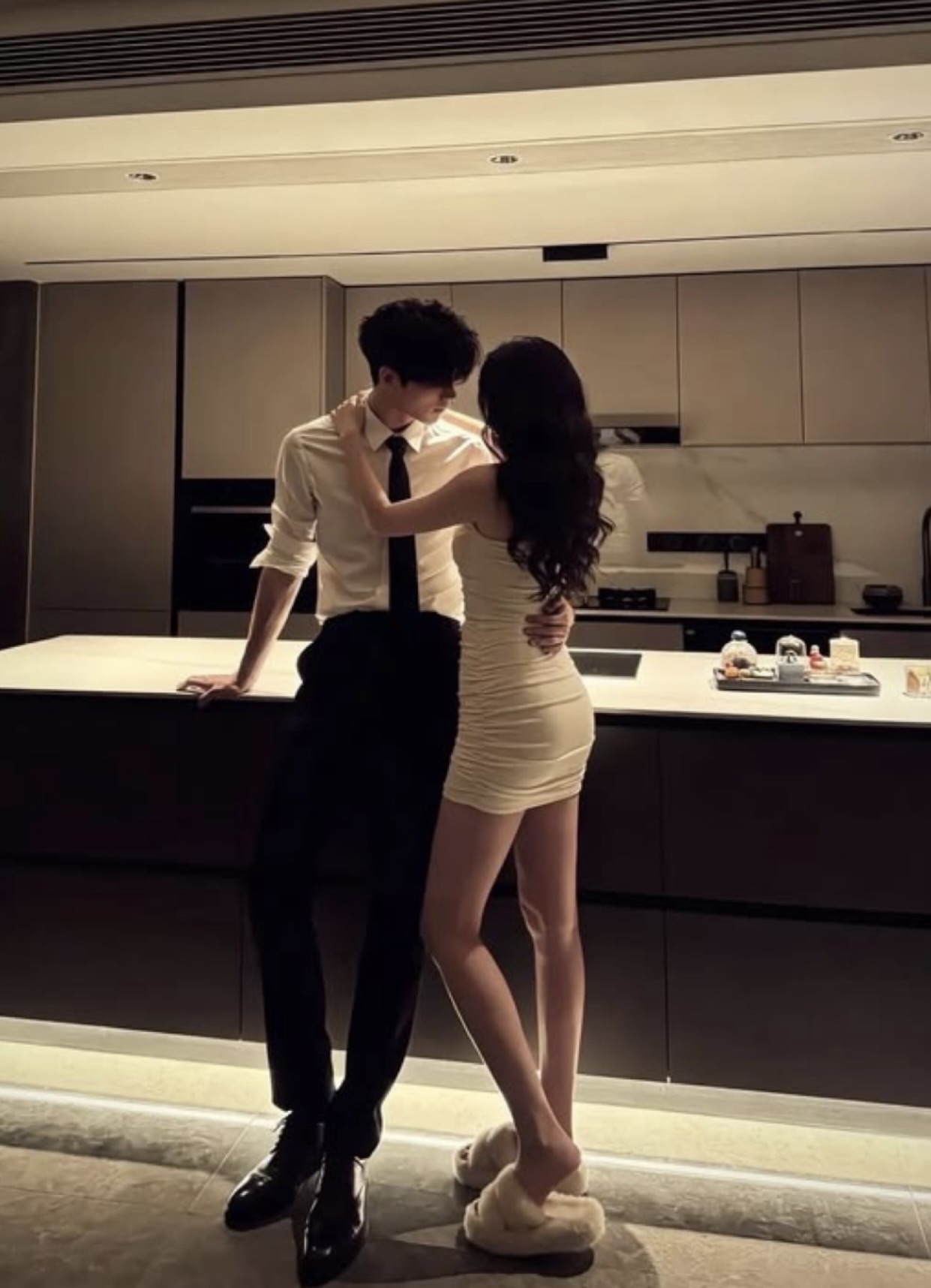 TÔI THÍCH ANH TRAI CỦA BẠN THÂN