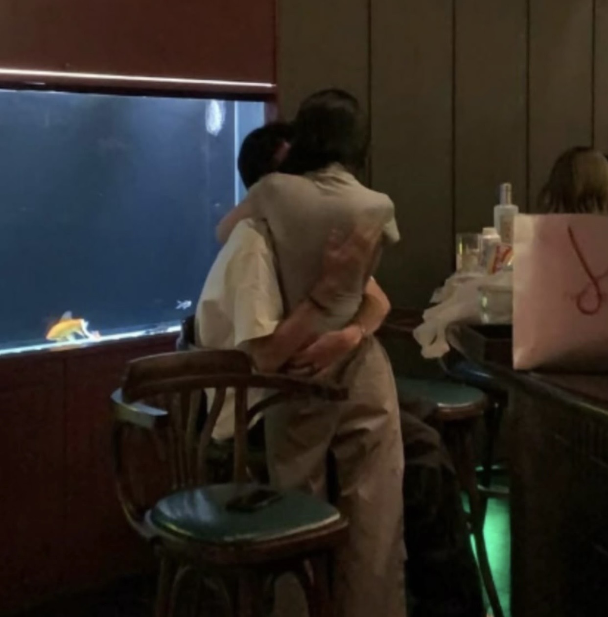 BỨC ẢNH THÂN MẬT CỦA CHỒNG GỬI ĐẾN TRONG ĐÊM TRUNG THU