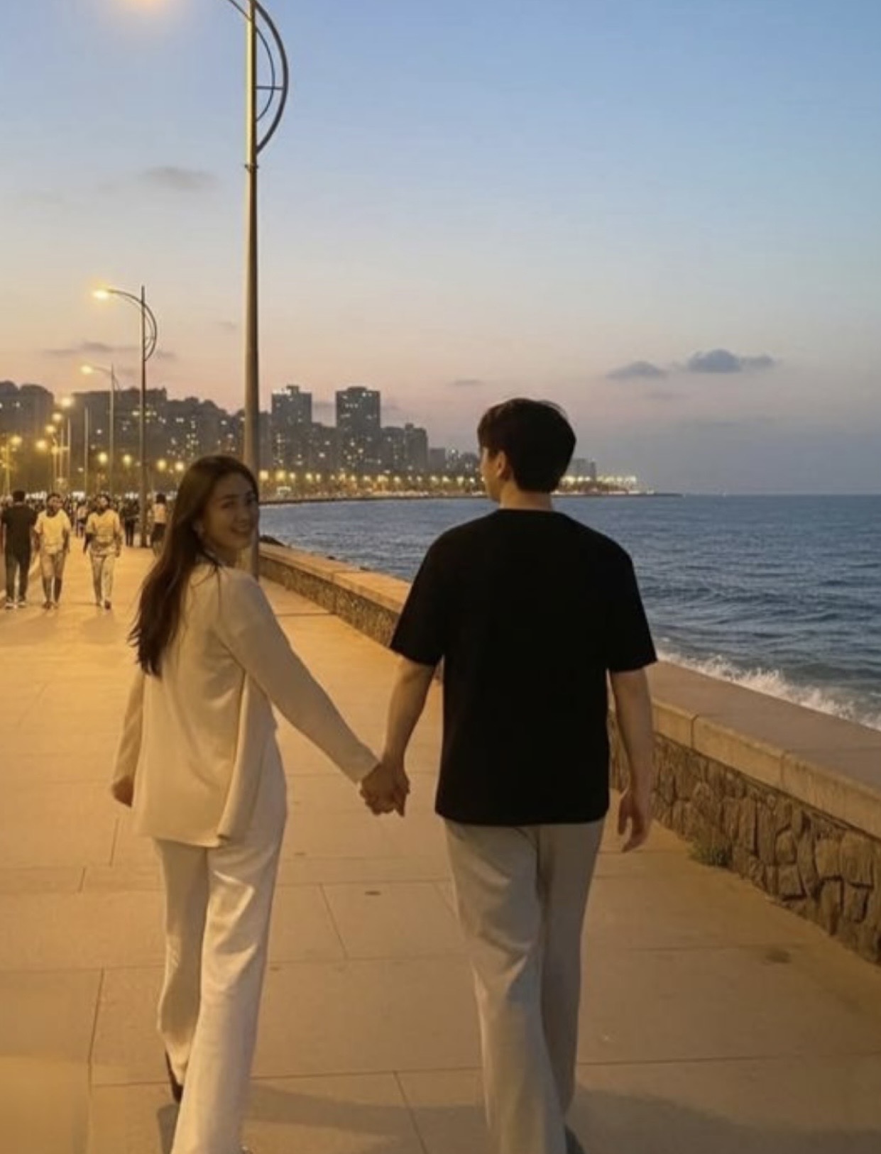 NGÀY TÔI NHẬN RA ANH CÓ THỂ VỨT BỎ TÔI BẤT CỨ LÚC NÀO