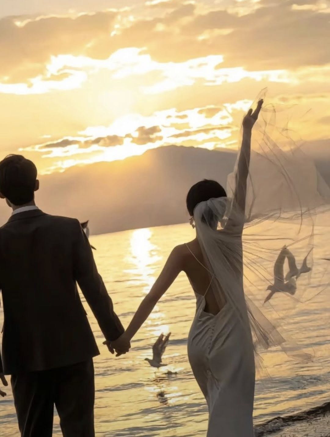 MÂY TAN TÌNH CẠN