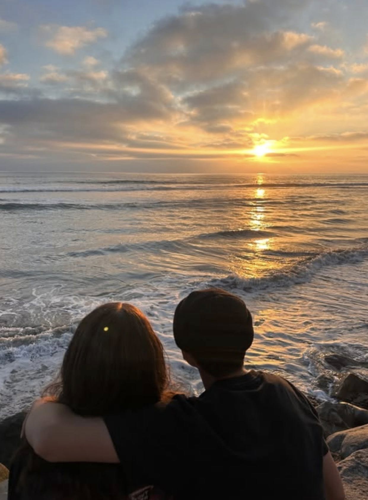 CHỒNG ĐỔI MẬT KHẨU CỬA THÀNH NGÀY SINH CỦA NỮ TRỢ LÝ