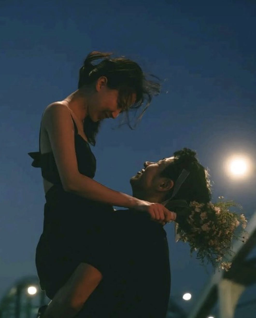 TÌNH YÊU GIỮA TUỔI 18 VÀ TUỔI 28