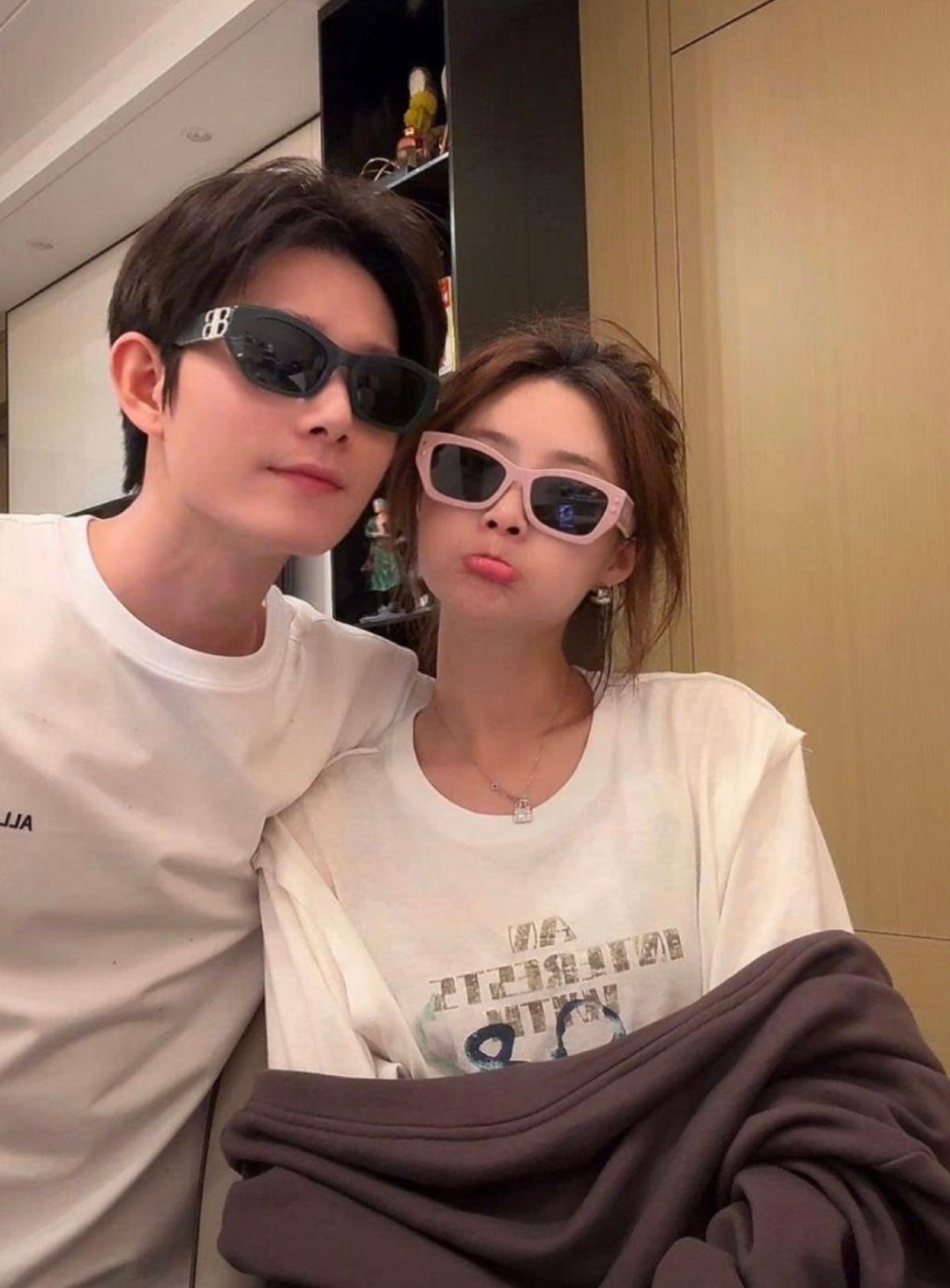 LỠ TAY NHẮN MỘT CÂU, CỐ TỔNG CƯỚI THẬT RỒI