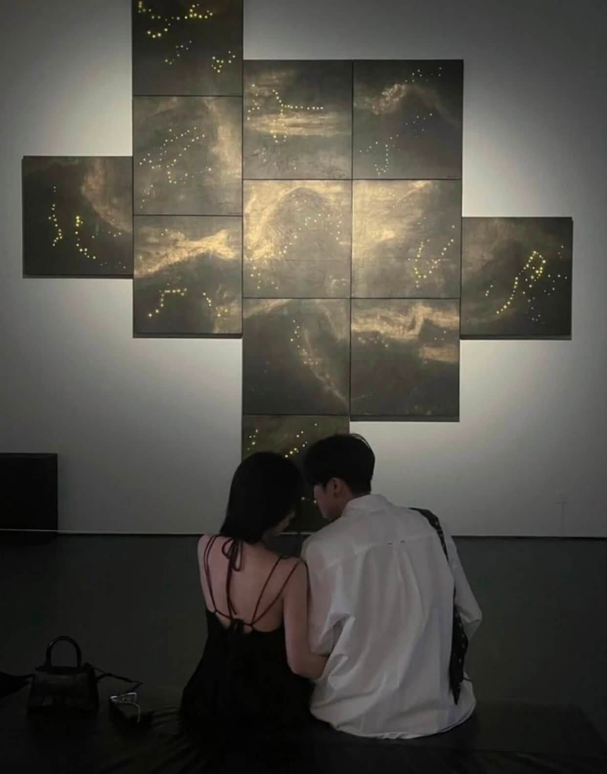 ĐÊM TIỆC VẠCH MẶT