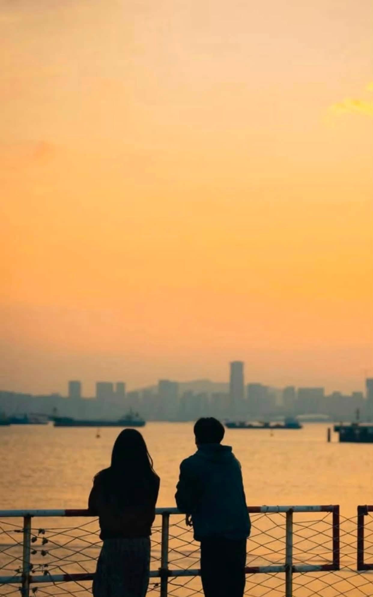 Ly Hôn Rồi, Anh Mới Biết Em Là Ánh Sáng