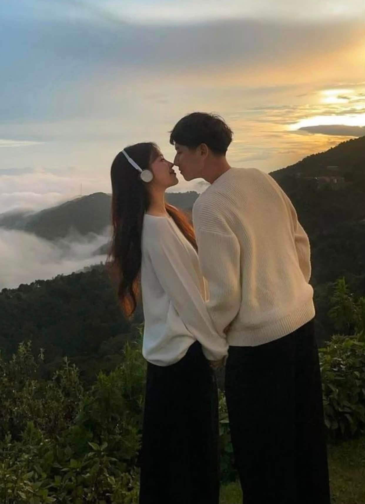 Hỉ Phục Đã Rách, Duyên Cũ Đã Tàn
